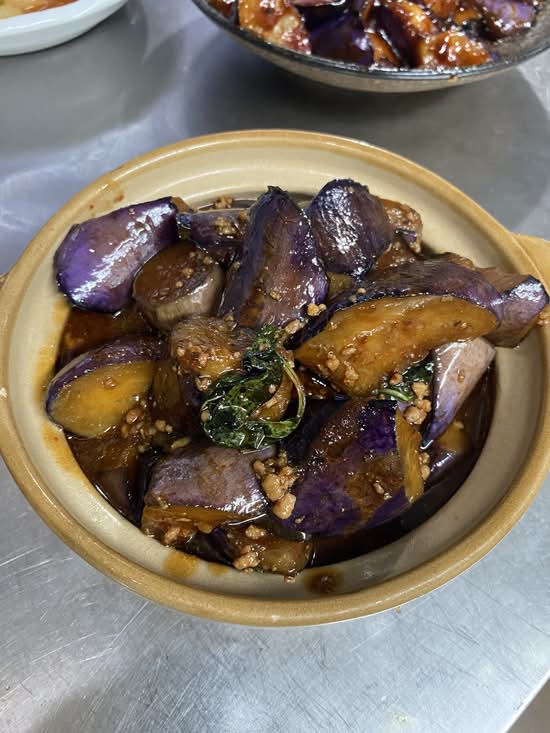 Stir-Fried Eggplant with Minced pork 风味肉末烧茄子